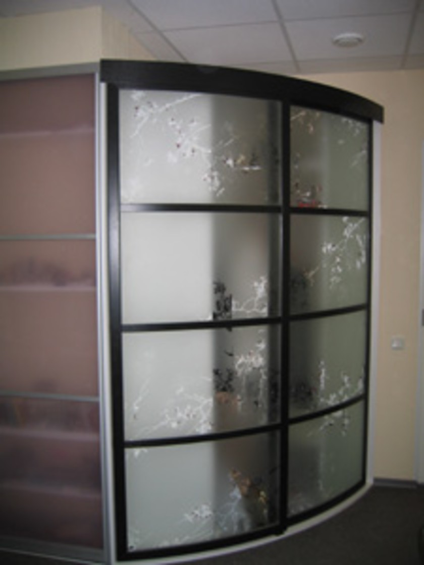Шкаф купе радиусный с рисунком на стекле Актау